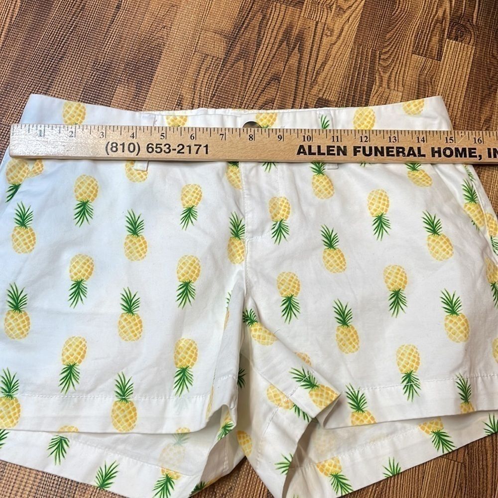 Old Navy women’s shorts. Pineapple print. Size 2. - Picture 8 of 10